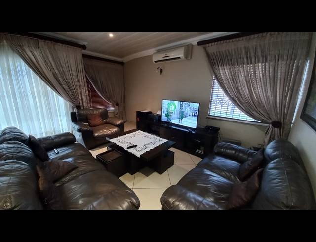 3 BEDROOM HOUSE TO LET IN VANDERBIJLPARK SW 1